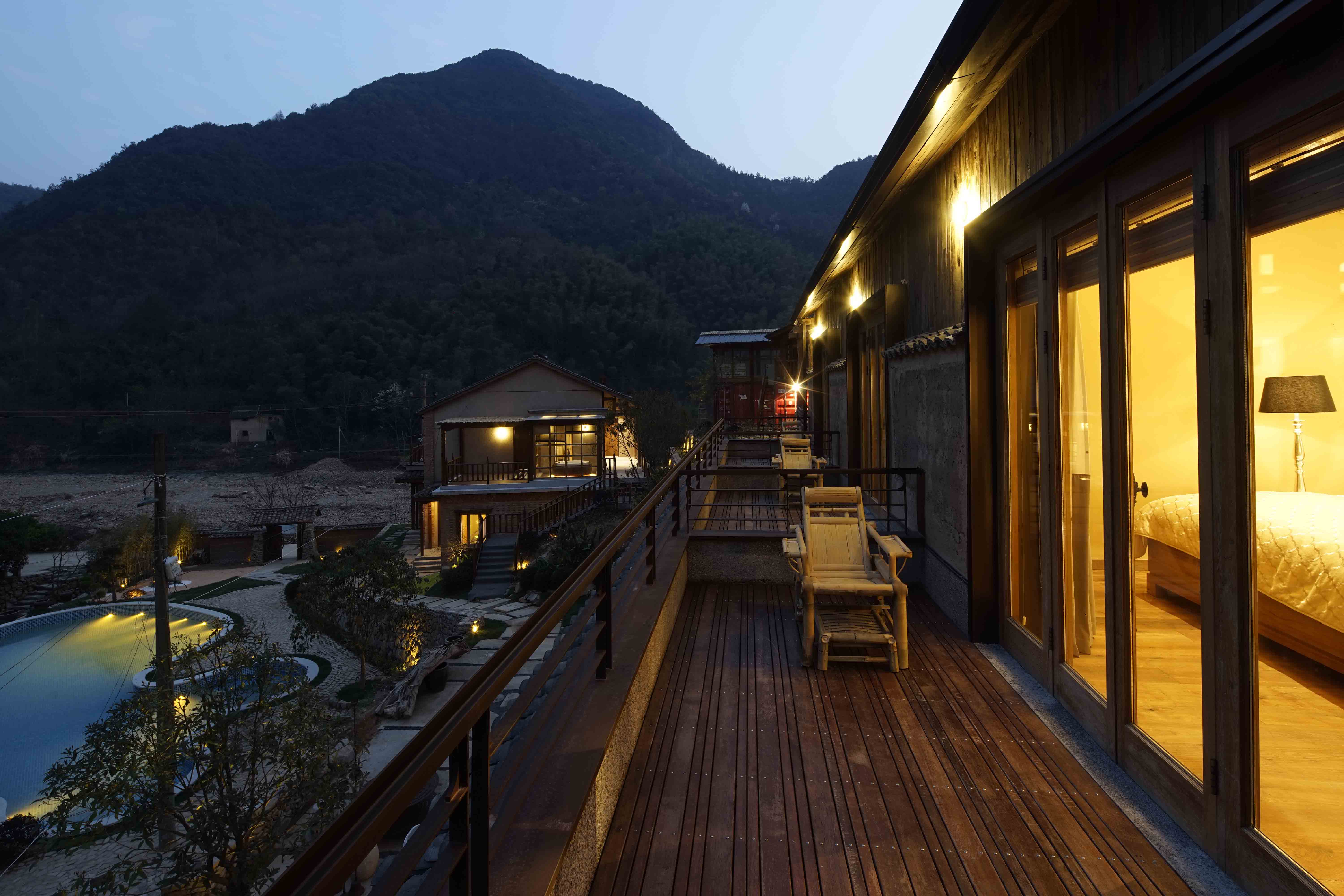 杭州静庐澜栅酒店管理有限公司