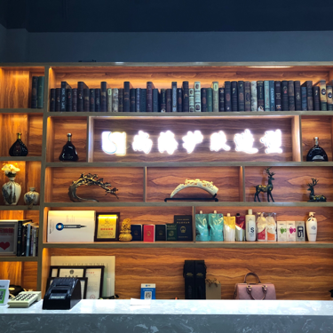 上海市青浦区尚海理发店